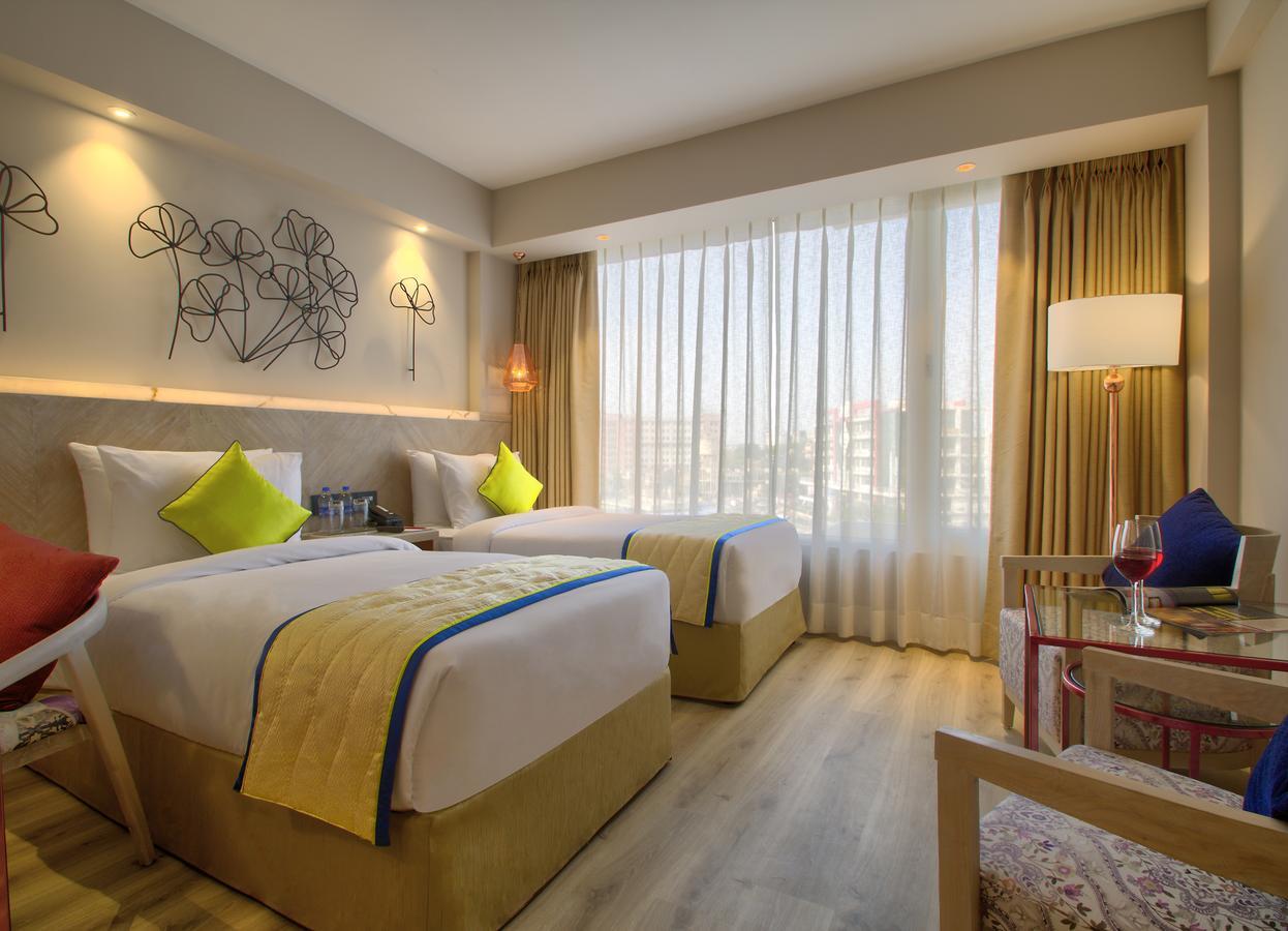Deluxe Twin Room Avail on FNB 11 Happy Hour from 1pm 11pm on selected brands at Lattice Bar Guaranteed Early Check upto 2 hours,789856581:JPEG