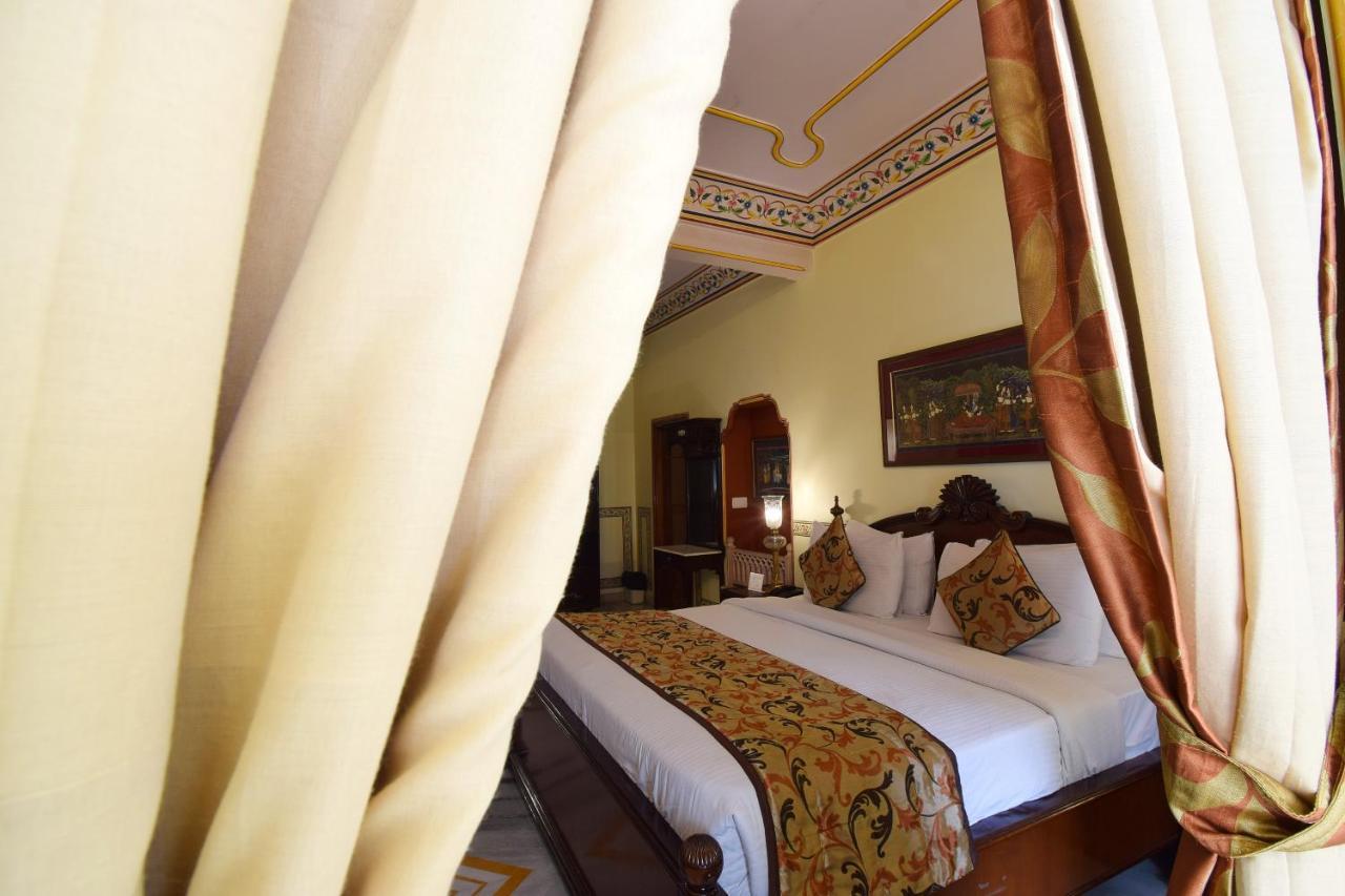 Royal Suite pickup on arrival from train or bus station Enjoy a daily Rajasthani dance & music show from 7–9 PM swimming pool a dedicated travel desk to assist local sightseeing tours intercity travel arrangements & activities